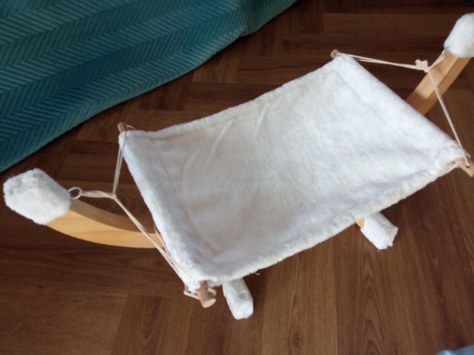 Drewniany hamak legowisko dla kota