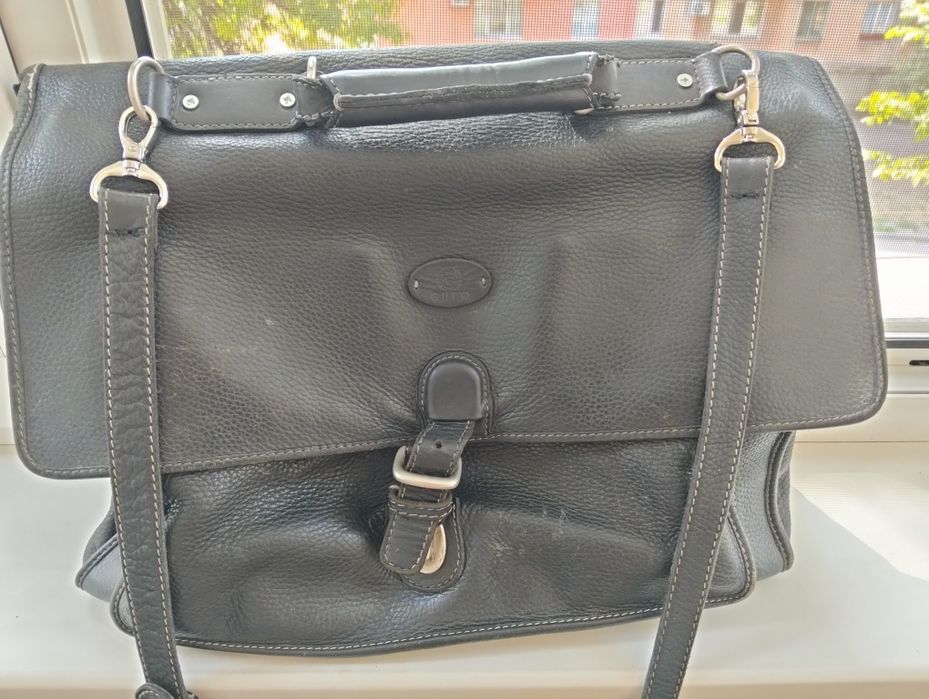 Кожаный портфель