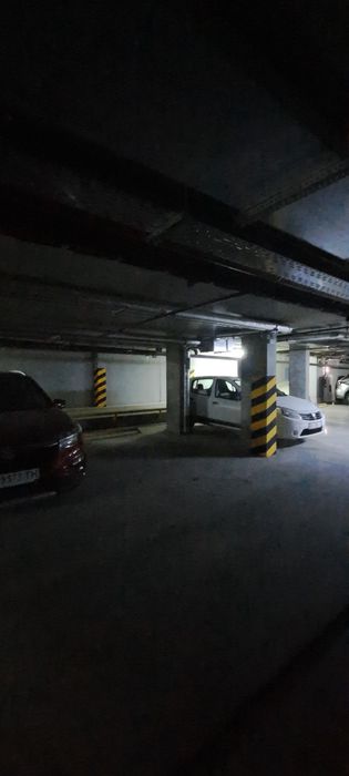 Оренда паркомісця БЦ Seven-G