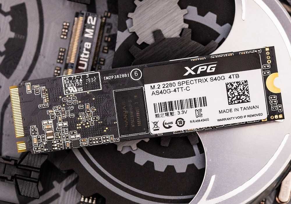 SSD ADATA XPG 4TB с подсветкой