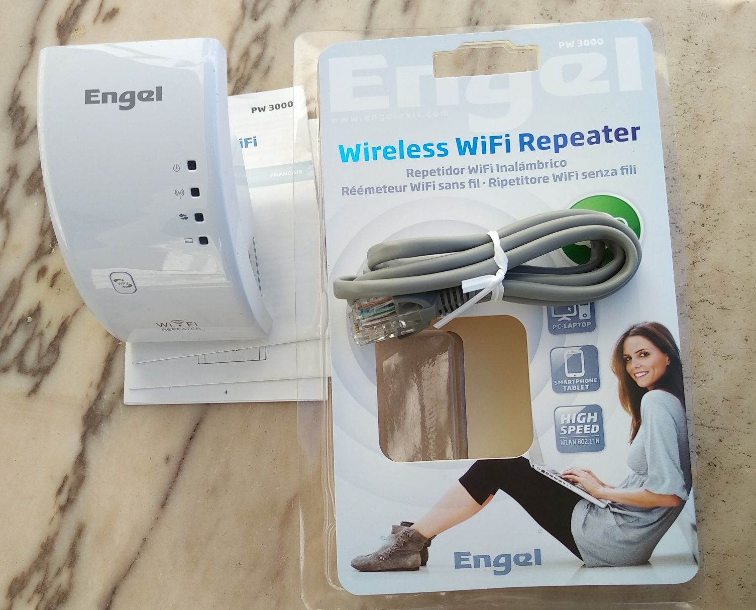 Repetidor de WiFi marca Engel