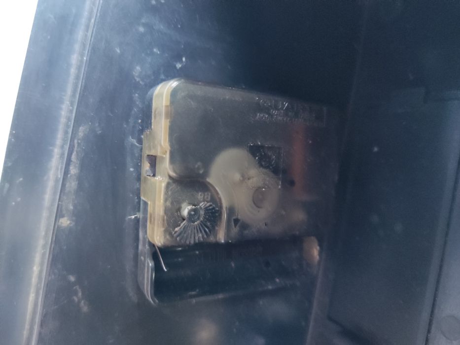 Kwarcowy Tajwański zegarek niekompletny