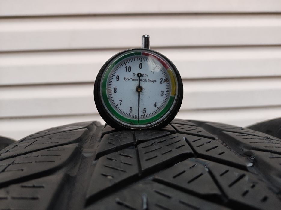 225.60.17 komplet opon zimowych Pirelli