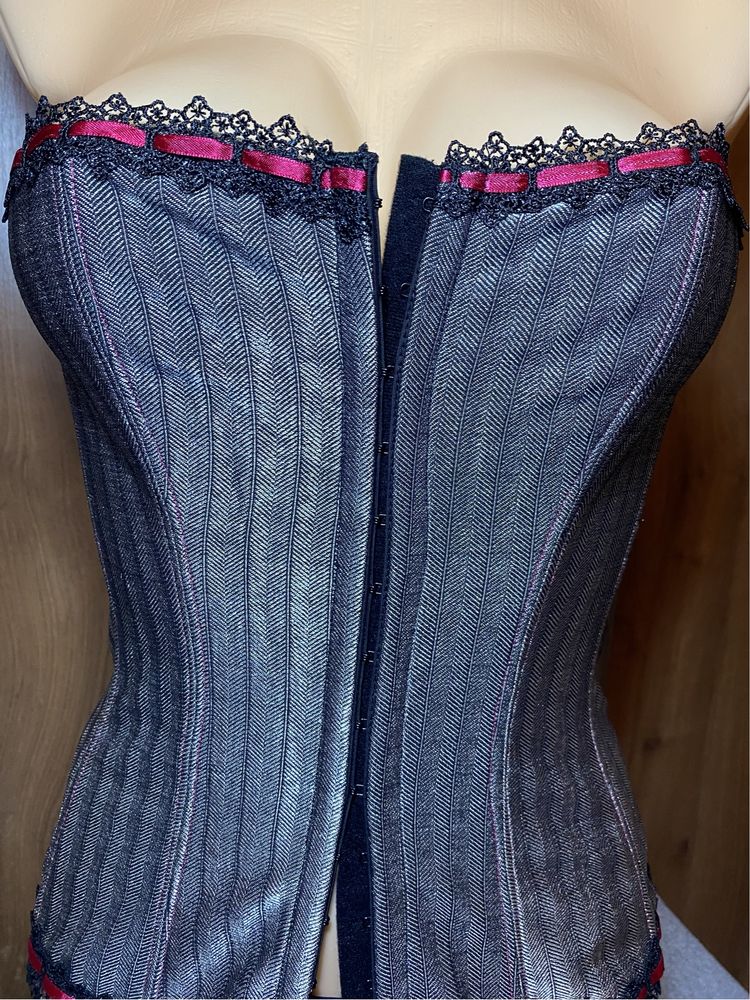 Gorset francuski zapinany z przodu ze stringami , XS/S, rowy