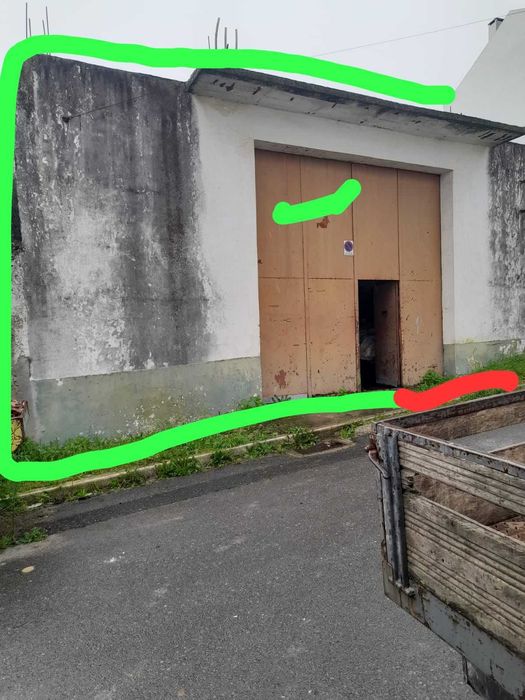 Arrenda-se Casa com Oficina