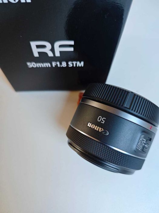 Canon Objectiva RF 50 mm 1.8 STM