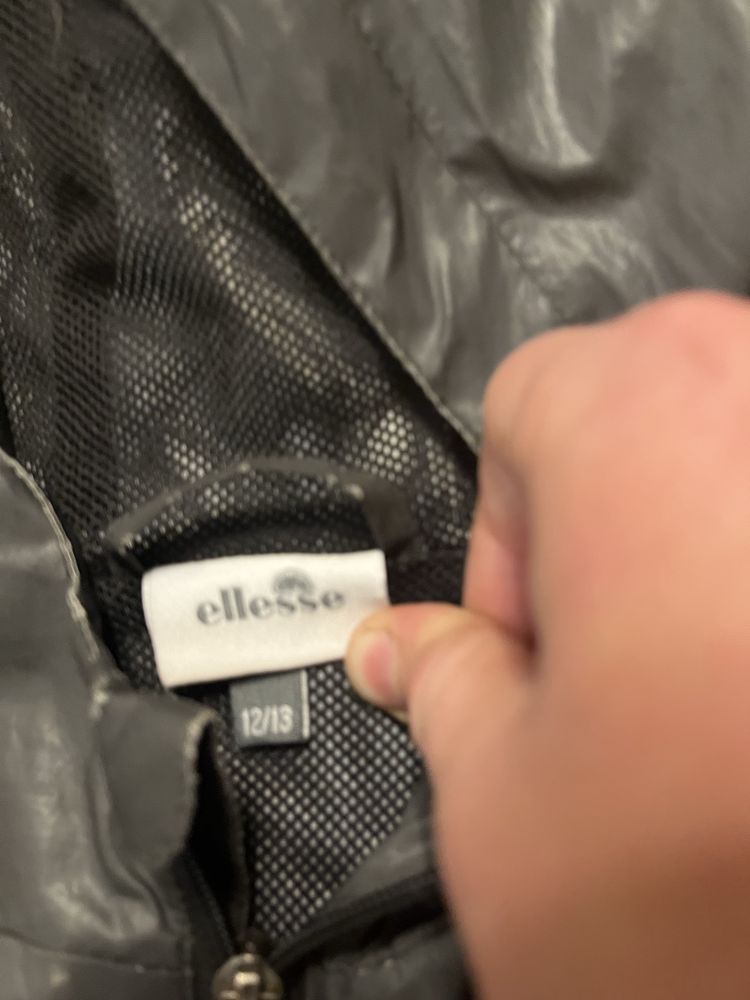 Продам Зипку ellesse