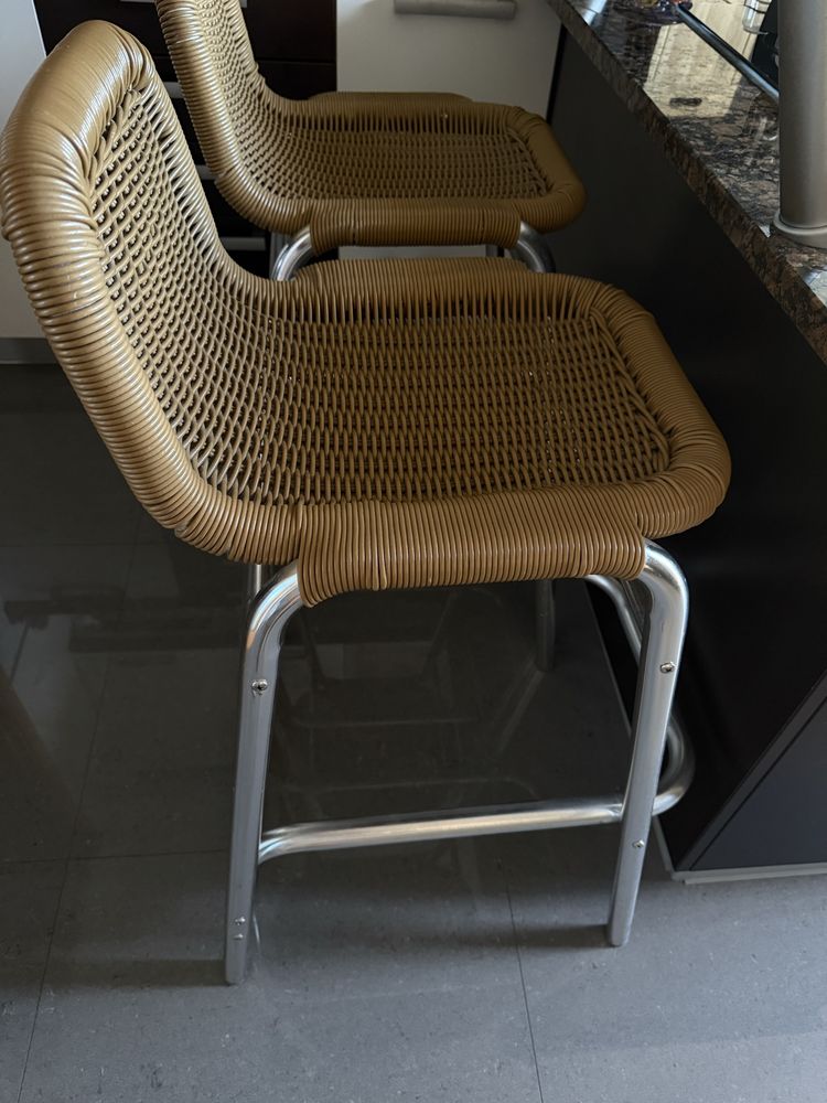 Cadeiras altas de interior ou exterior