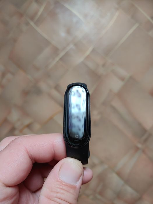 Продам фитнес браслет Xiaomi Mi Band 5