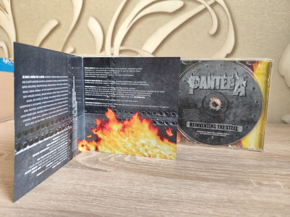 CD диски, Black Sabbath, Pantera, Sex Pistols..