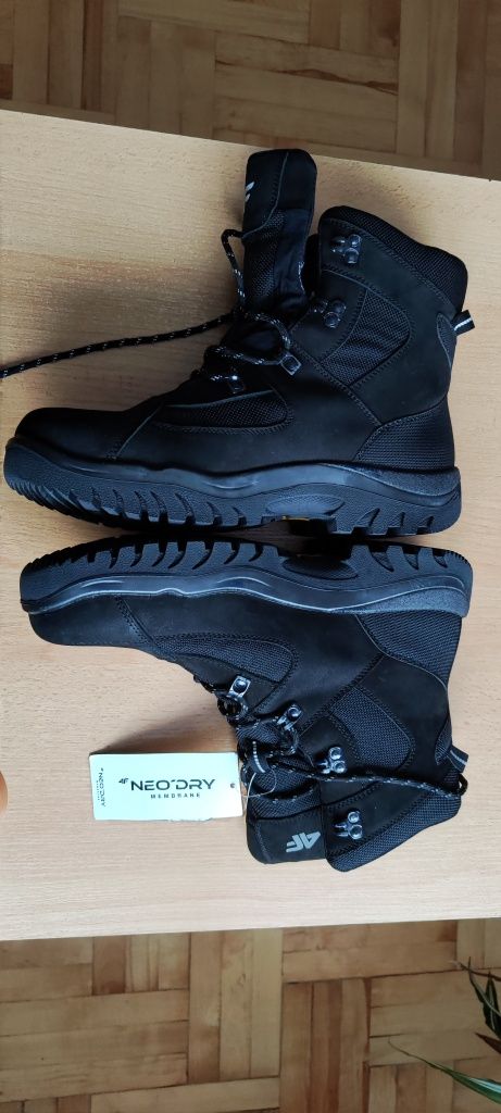 Buty 4F zimowe trekking taktyczne śniegowceE r. 42