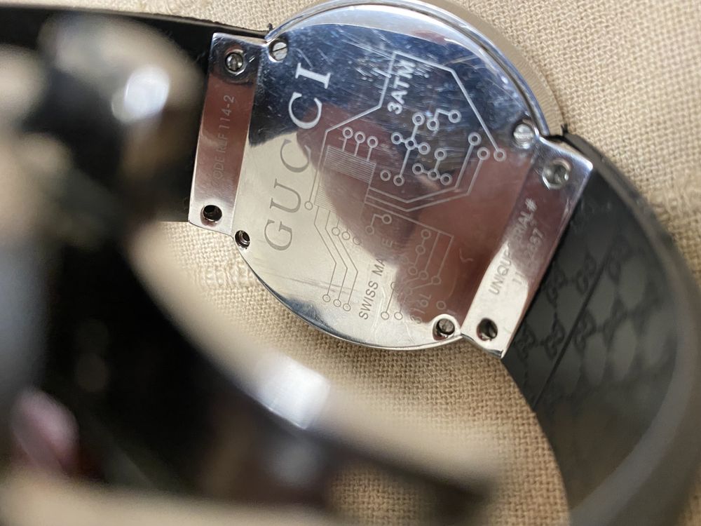 Продам часы GUCCI модель 114-2, Швейцария, новые стоят  $2000