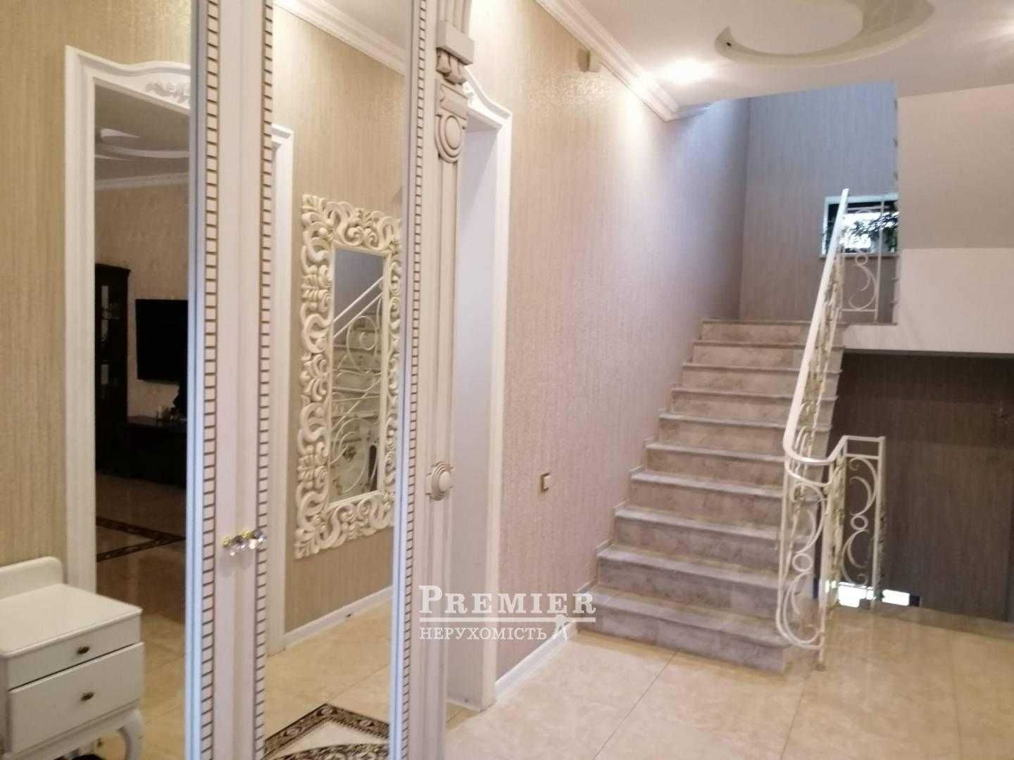 Продам дом в Лесках с евроремонтом!