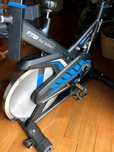 Bicicleta estática Fytter Ri-1x com capa de Selim incluída