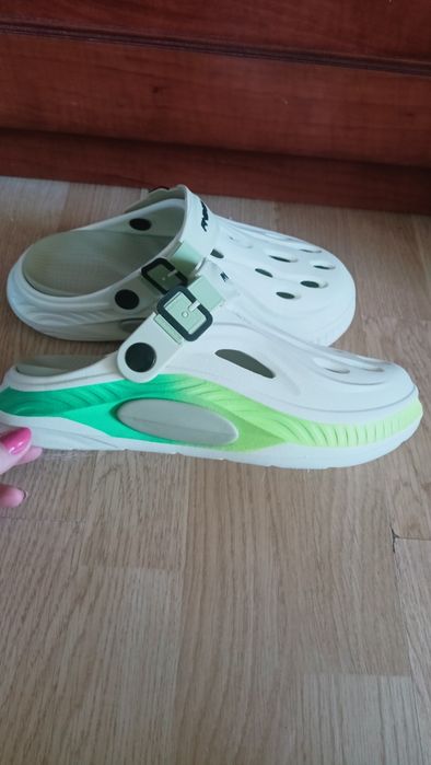 Chodaki pianowe crocksy 37