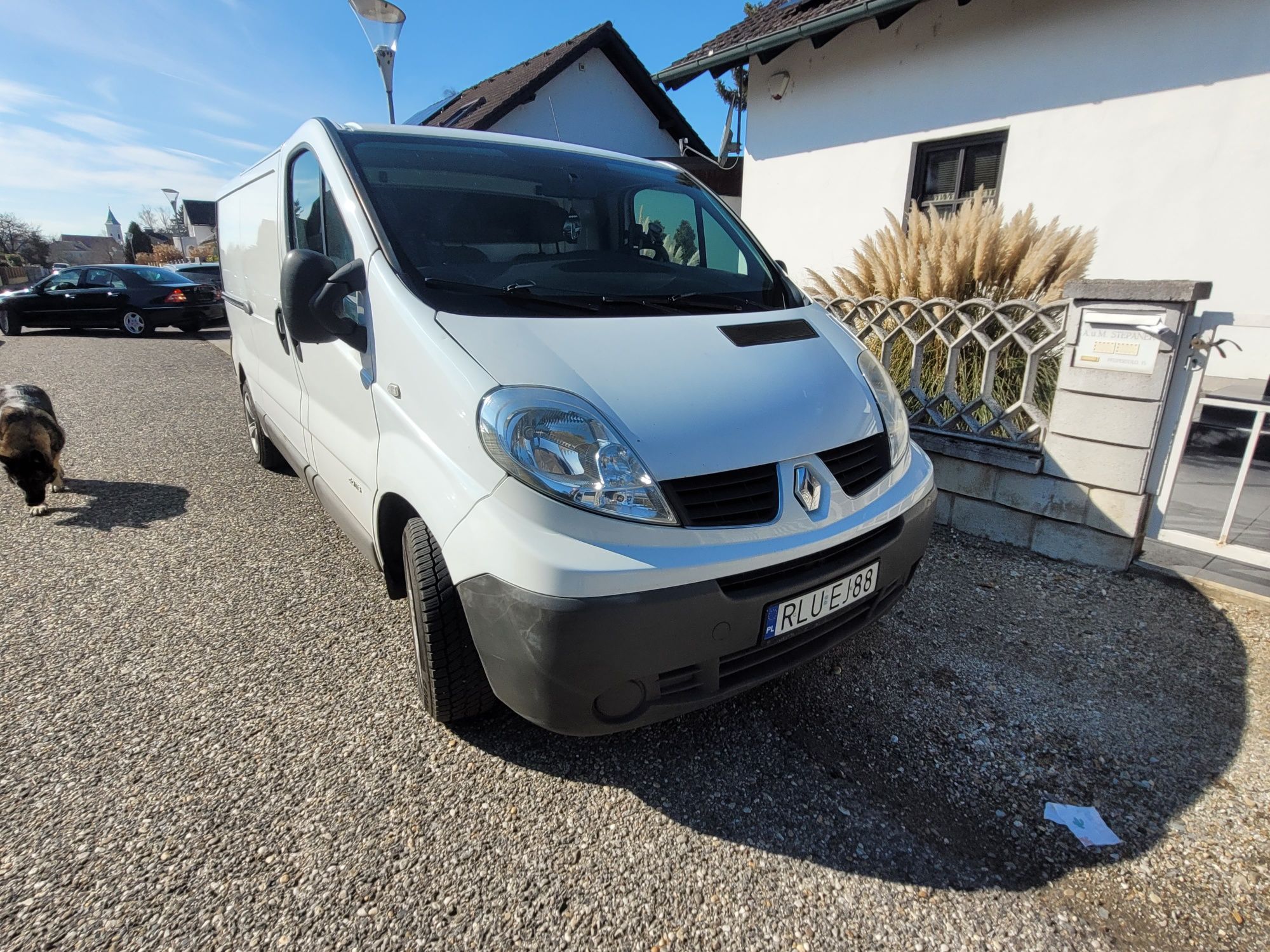Trafic II 115 km 2013r niski przebieg, po serwisie. vivaro, primaster