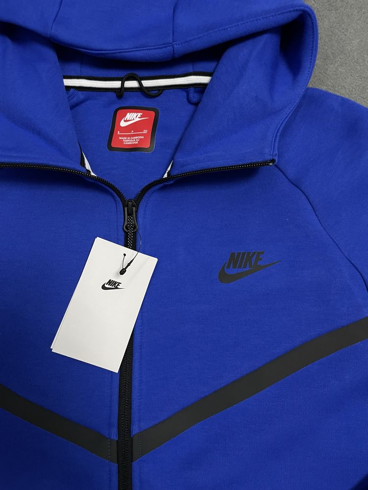 Nike tech-fleece