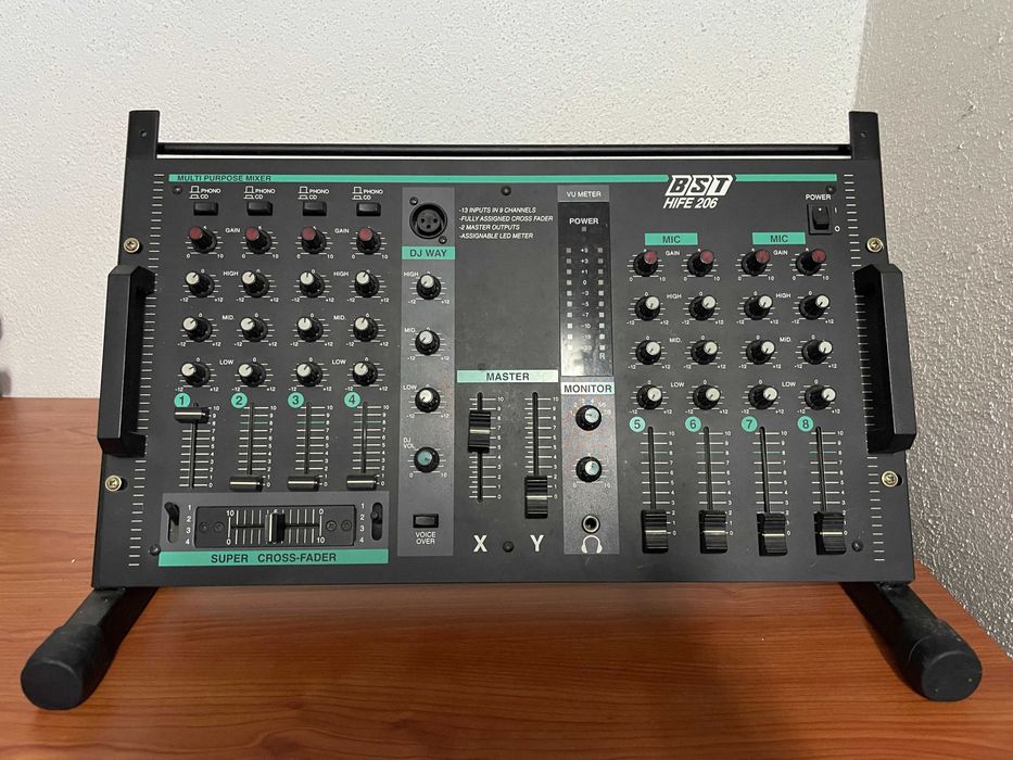 Mesa de Mistura DJ BST hife 206