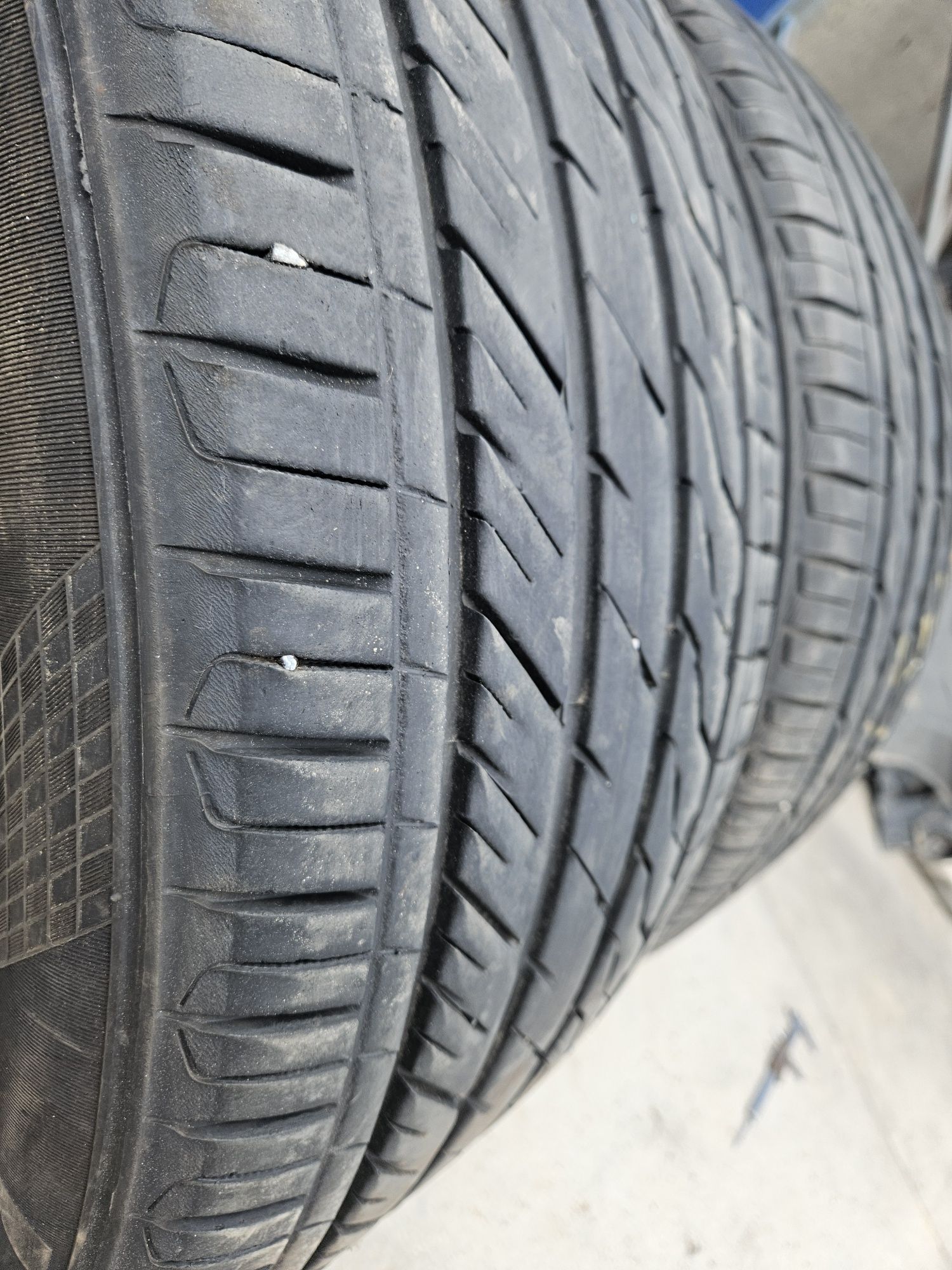 Шини,резина 265/45 R20