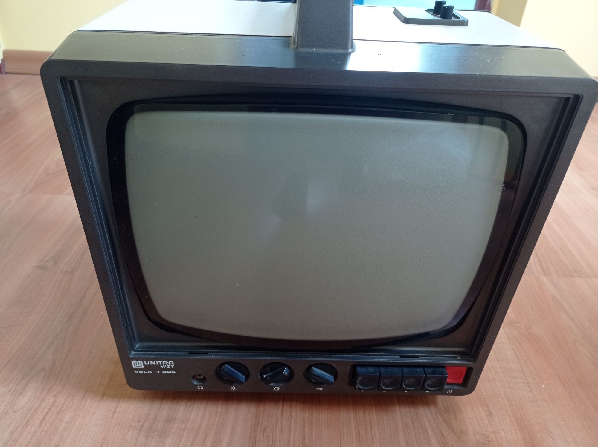 Telewizor UNITRA VELA T206