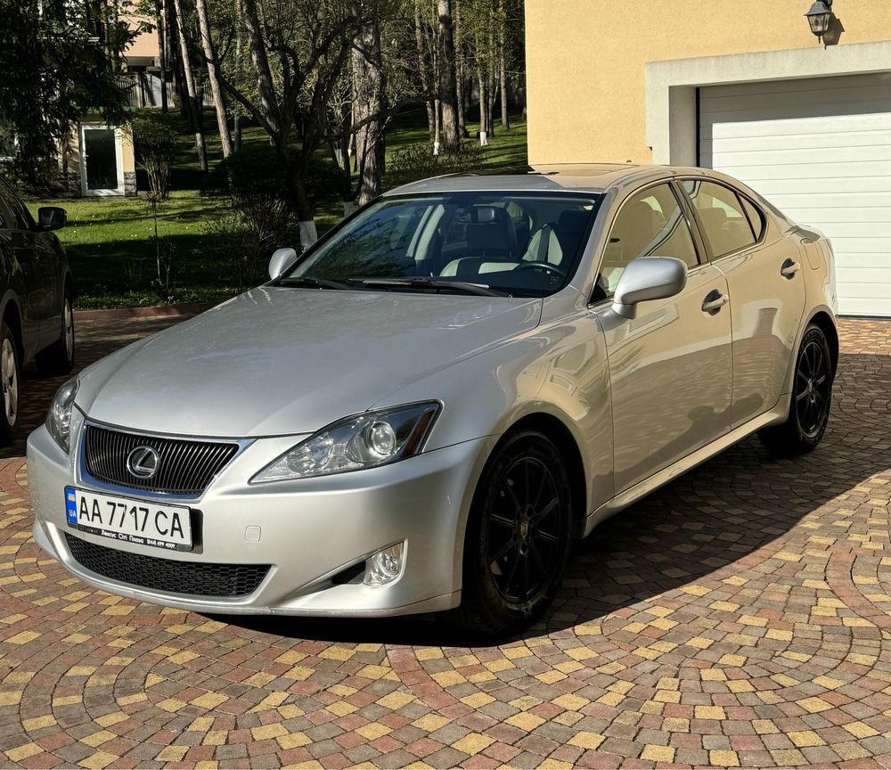 Lexus is 250 awd