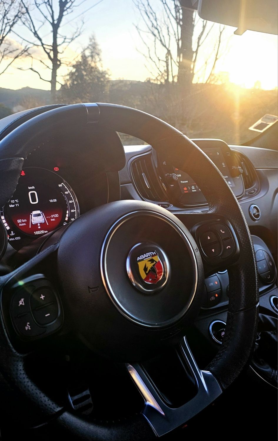 Abarth F595 tributo ao 50.ºaniversário do monolugar da "Formula Italia