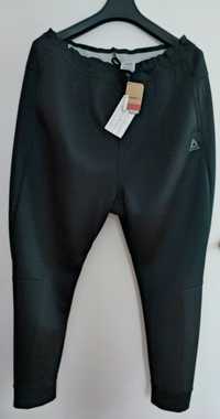 Spodnie dresowe Reebok XL Nowe