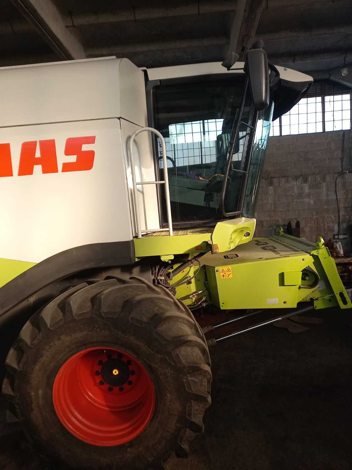 Комбайн зернозбиральний CLAAS LEXION 560