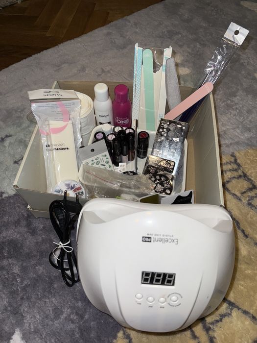 Zestaw do paznokci manicure hybrydowy lampa plus akcesoria