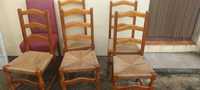 Cadeiras  em madeira de castanho
