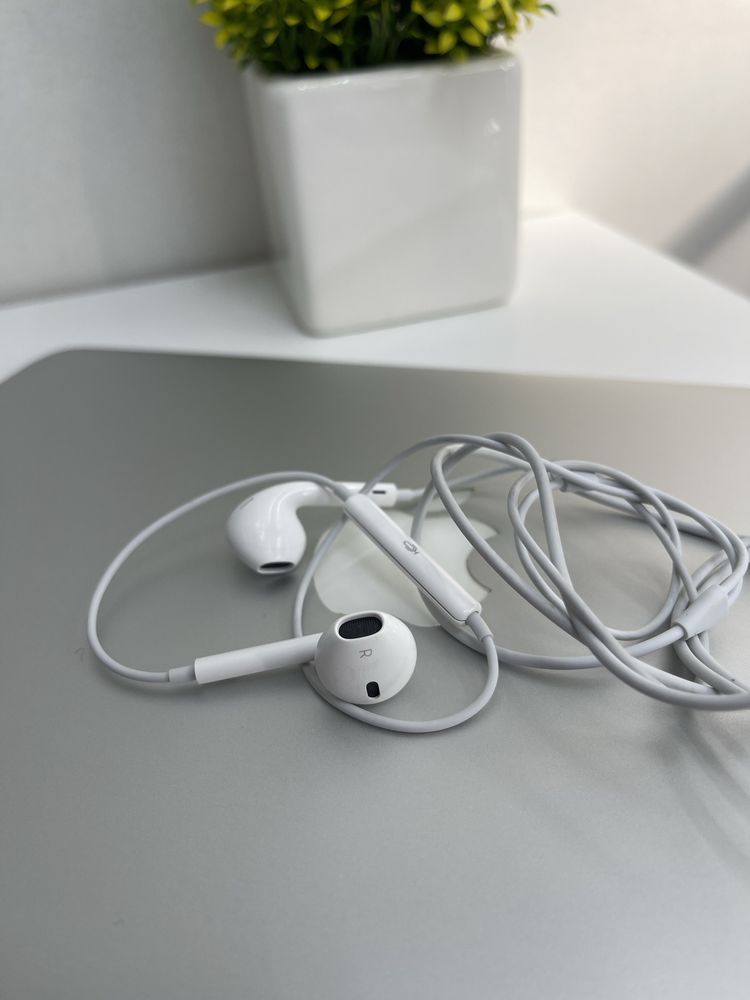 Оригінальні дротові навушники Apple EarPods Lighting Original