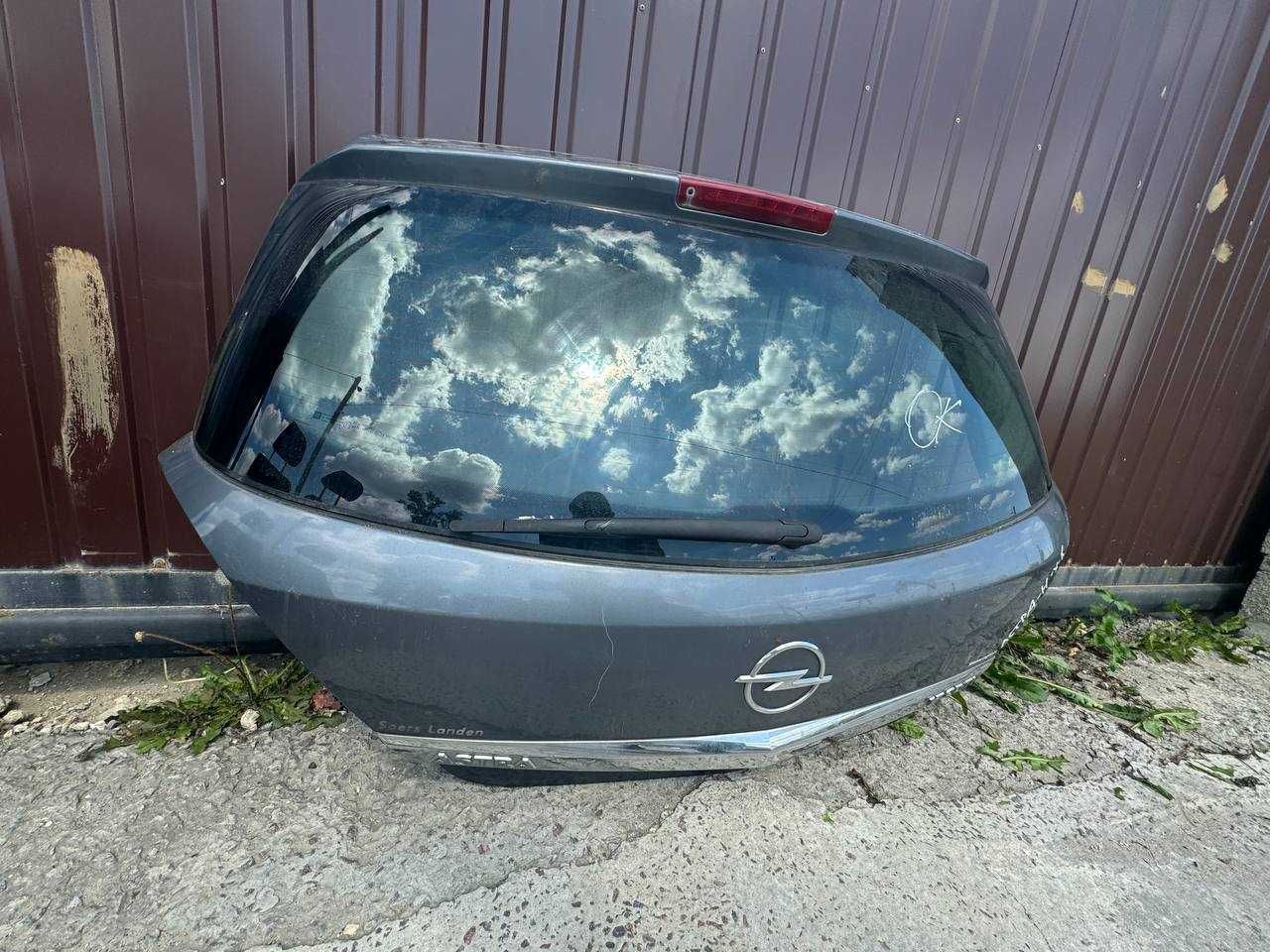 Кришка Багажника в зборі до Opel Astra H Хетчбек 2008