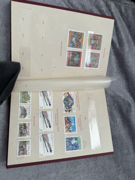 klaser jubileuszowy + znaczki pocztowe polski 2000