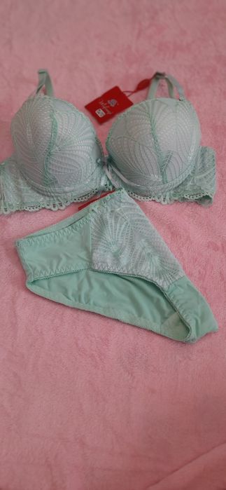 Комплект нижньої білизни чашка В