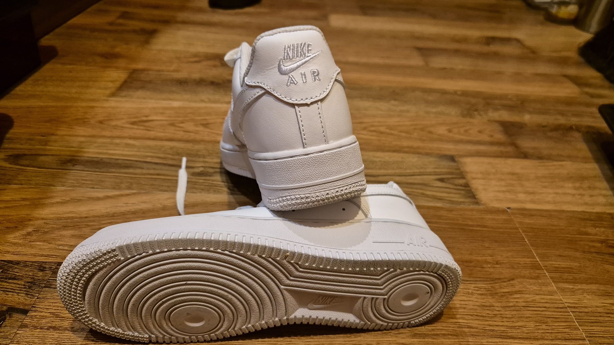Buty adidasy Nike Air 1 low rozmiar 37,5 białe