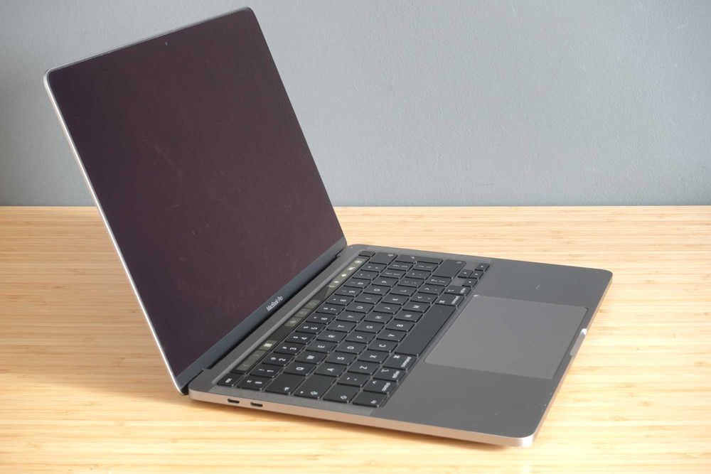 MacBook Pro 13" (2020) - Core i5, 16GB RAM, 512GB SSD
