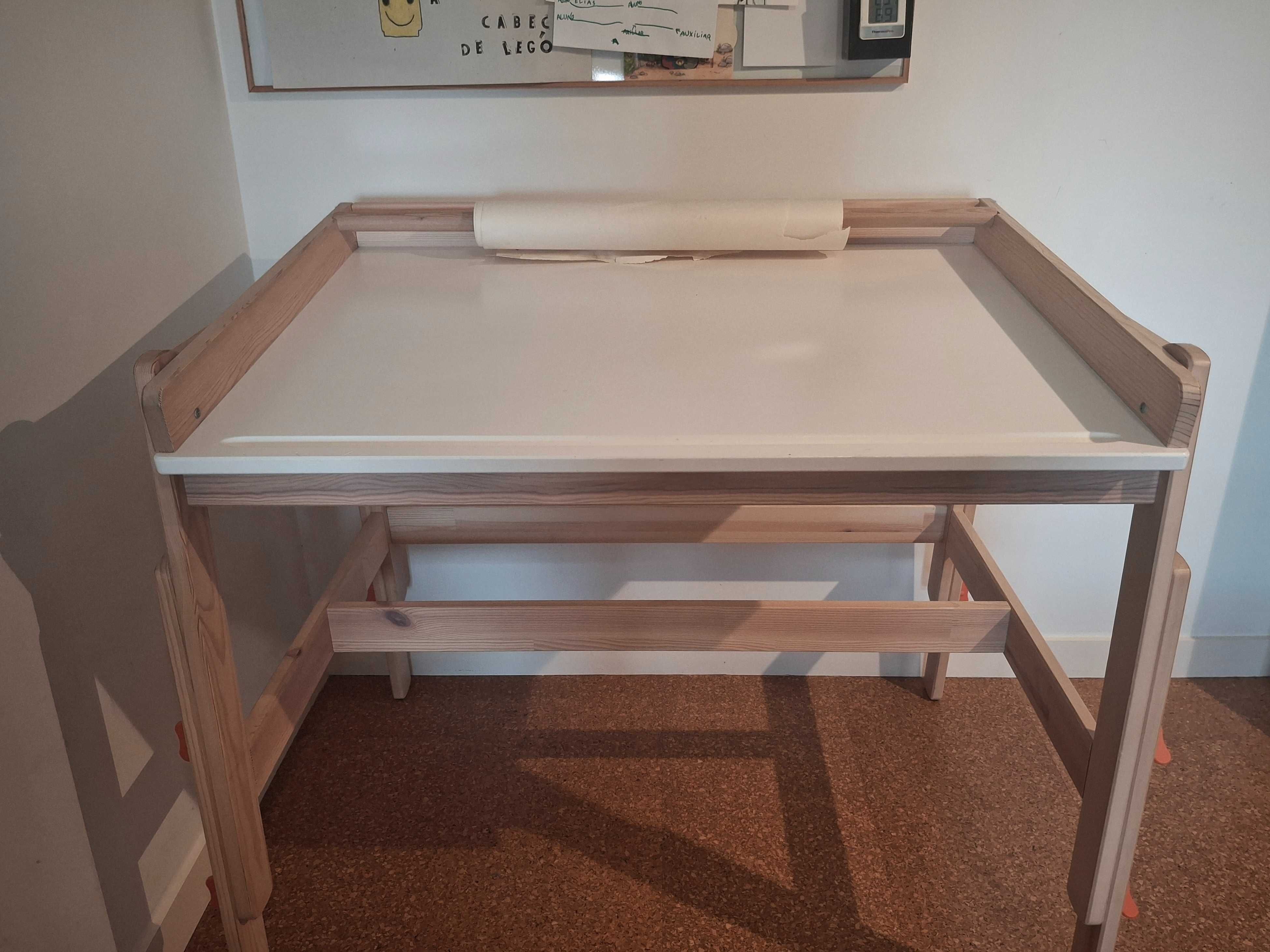 Secretária para crianças IKEA FLISAT