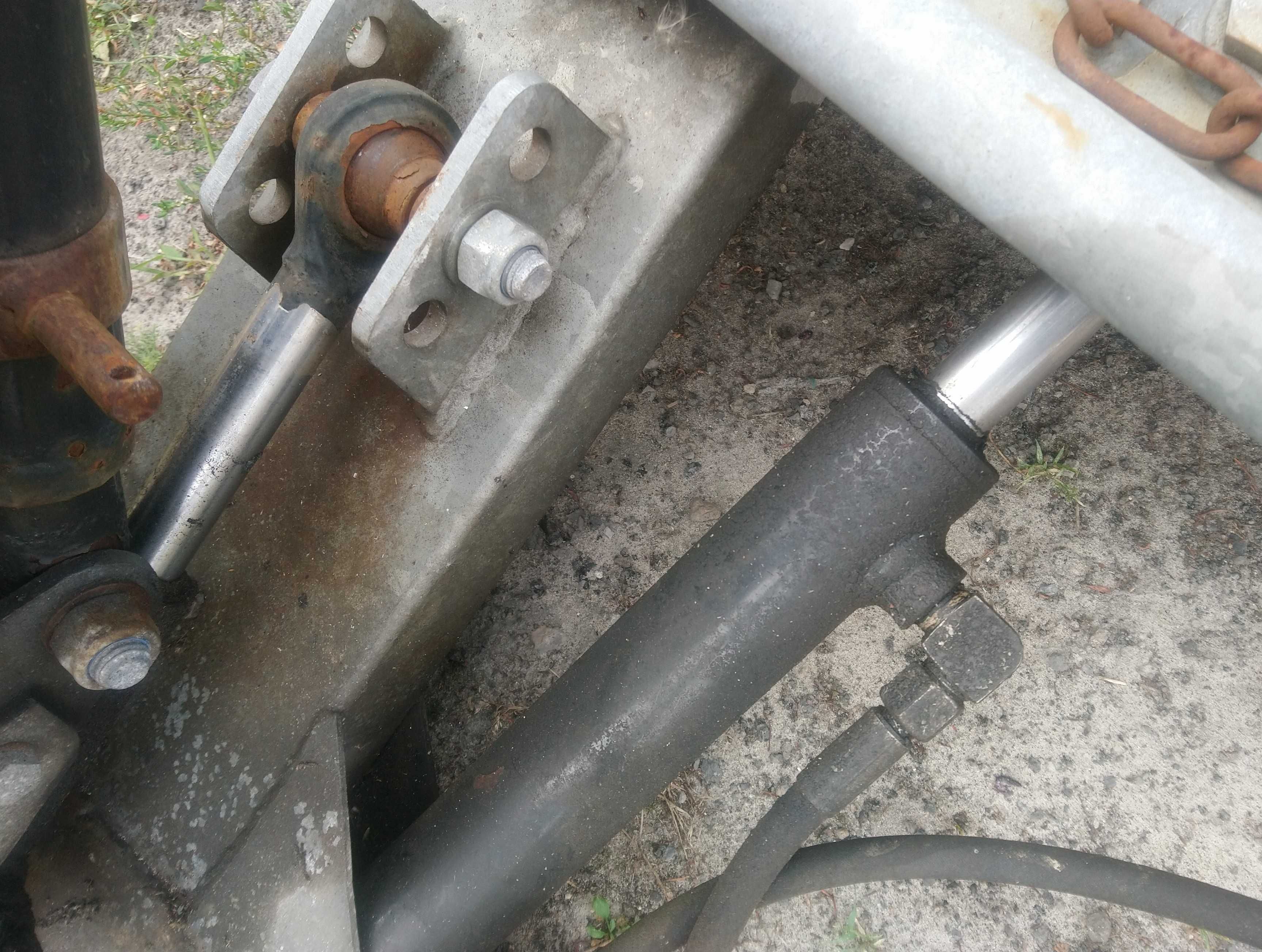 Pług do śniegu PFAU LBS suzuki 12V hydrauliczny docisk