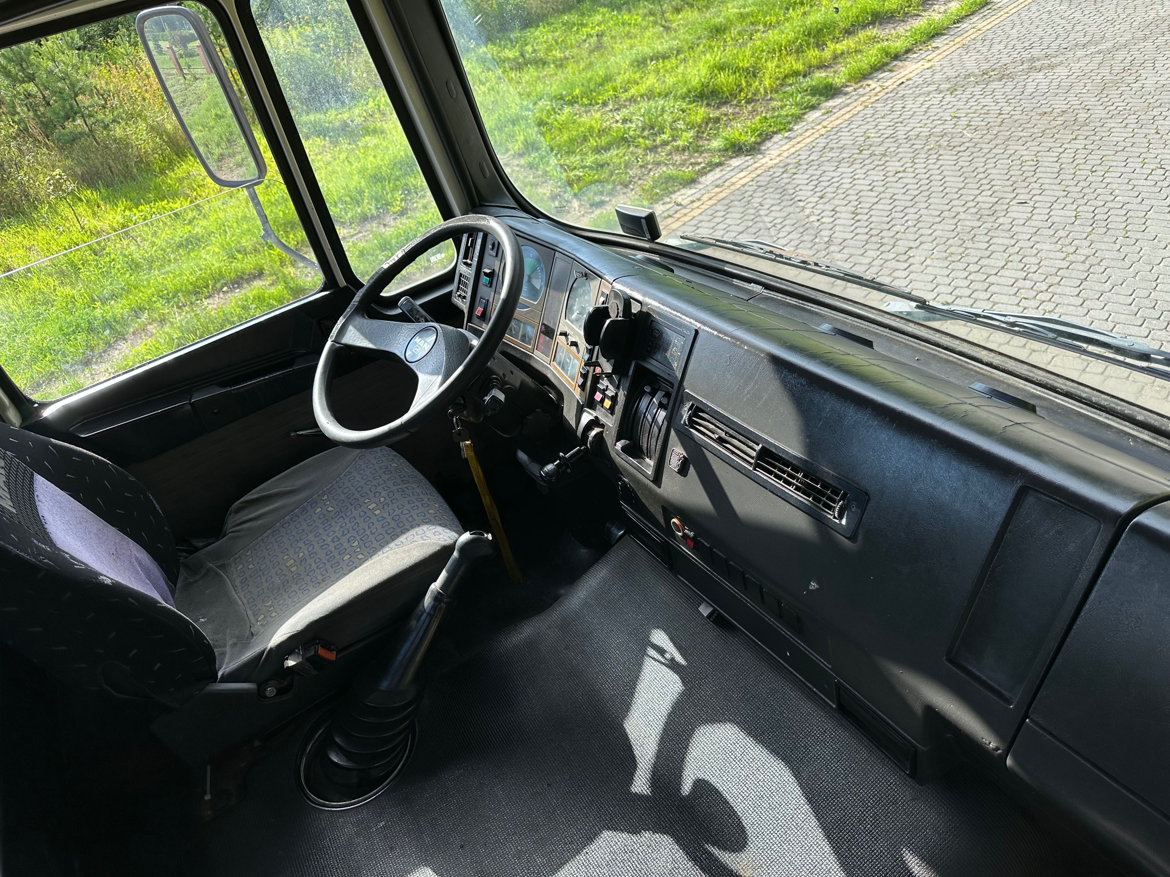 Man 26.372/6X4/Wywrotka z 1996 roku/Hydroburta