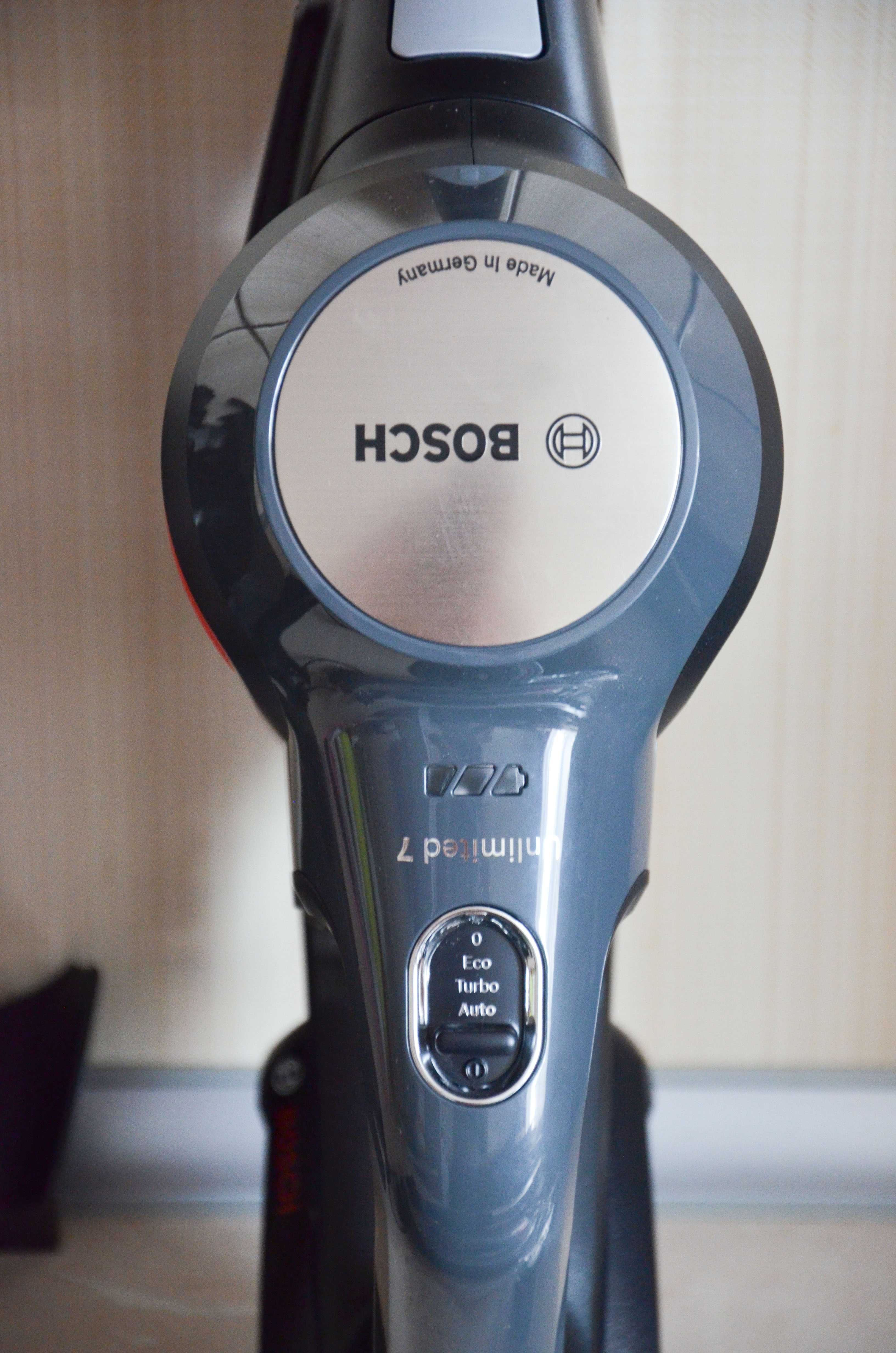 Аккумуляторный пылесос Bosch Unlimited 7 BSS71125AH