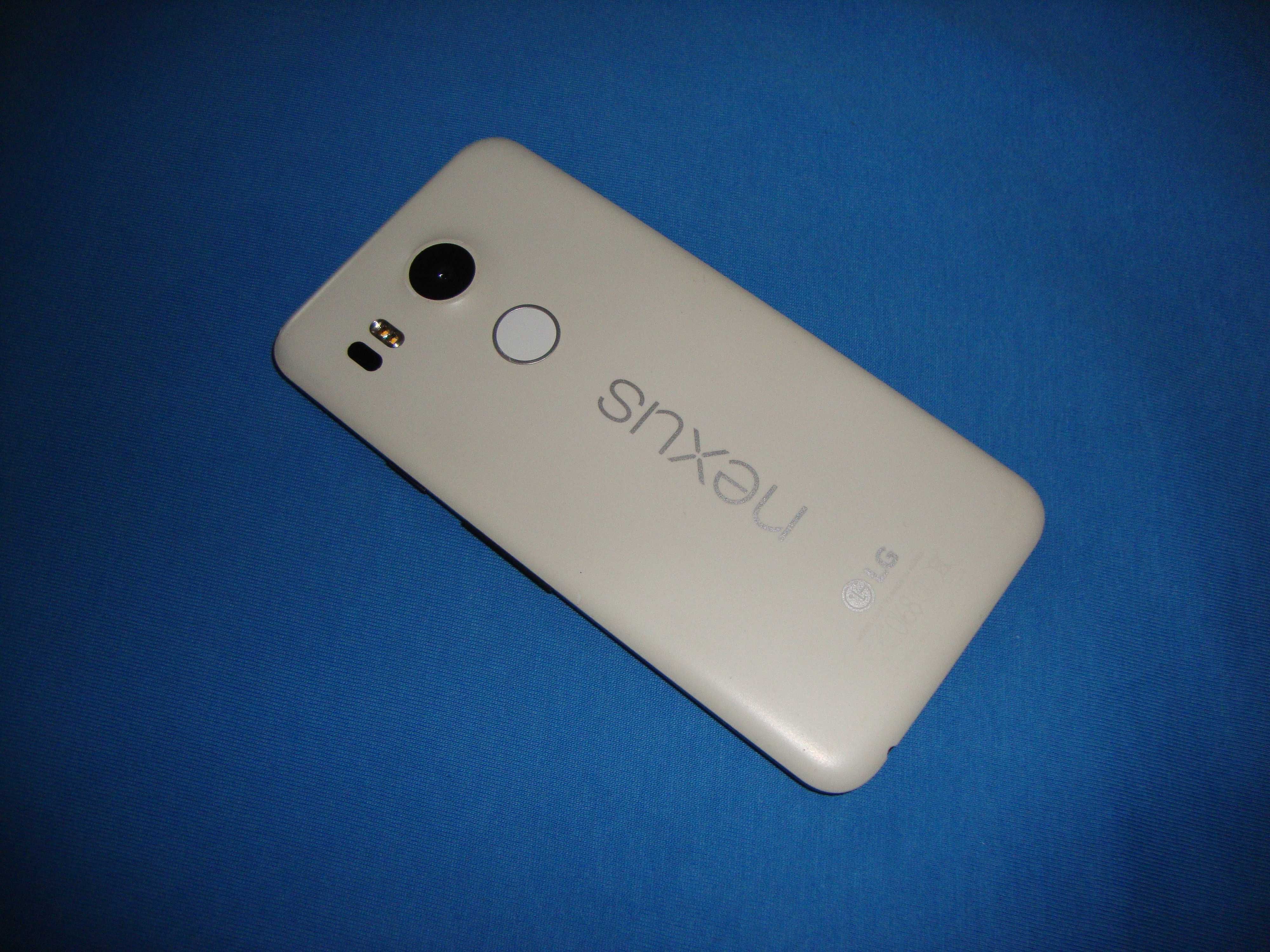 Смартфон LG Nexus 5X 16GB White перезагружается