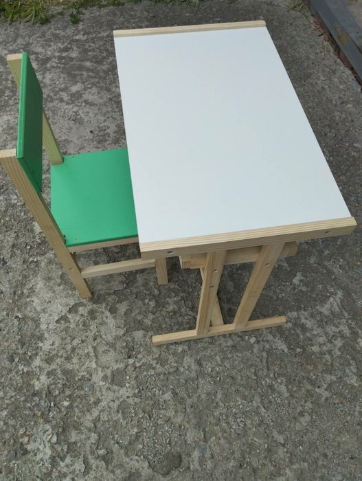 Продам парту і стілець