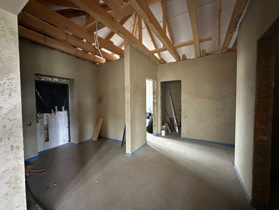 Продам просторий будинок в затишній локації