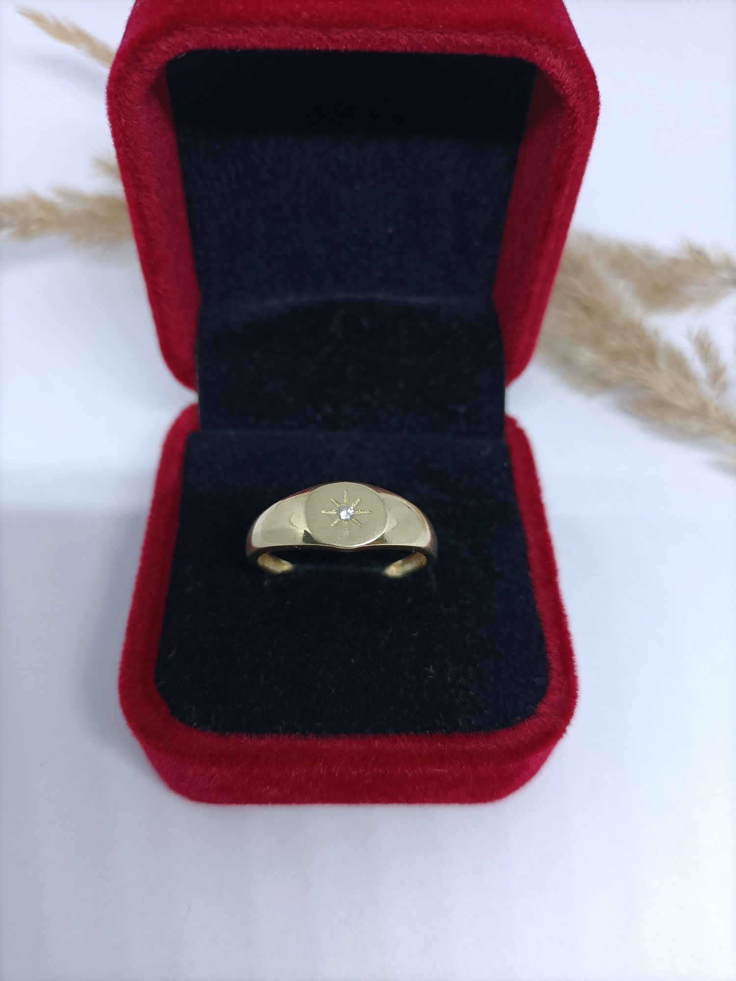 Klasyczny pierścionek, sygnet ze złota, złoto 595