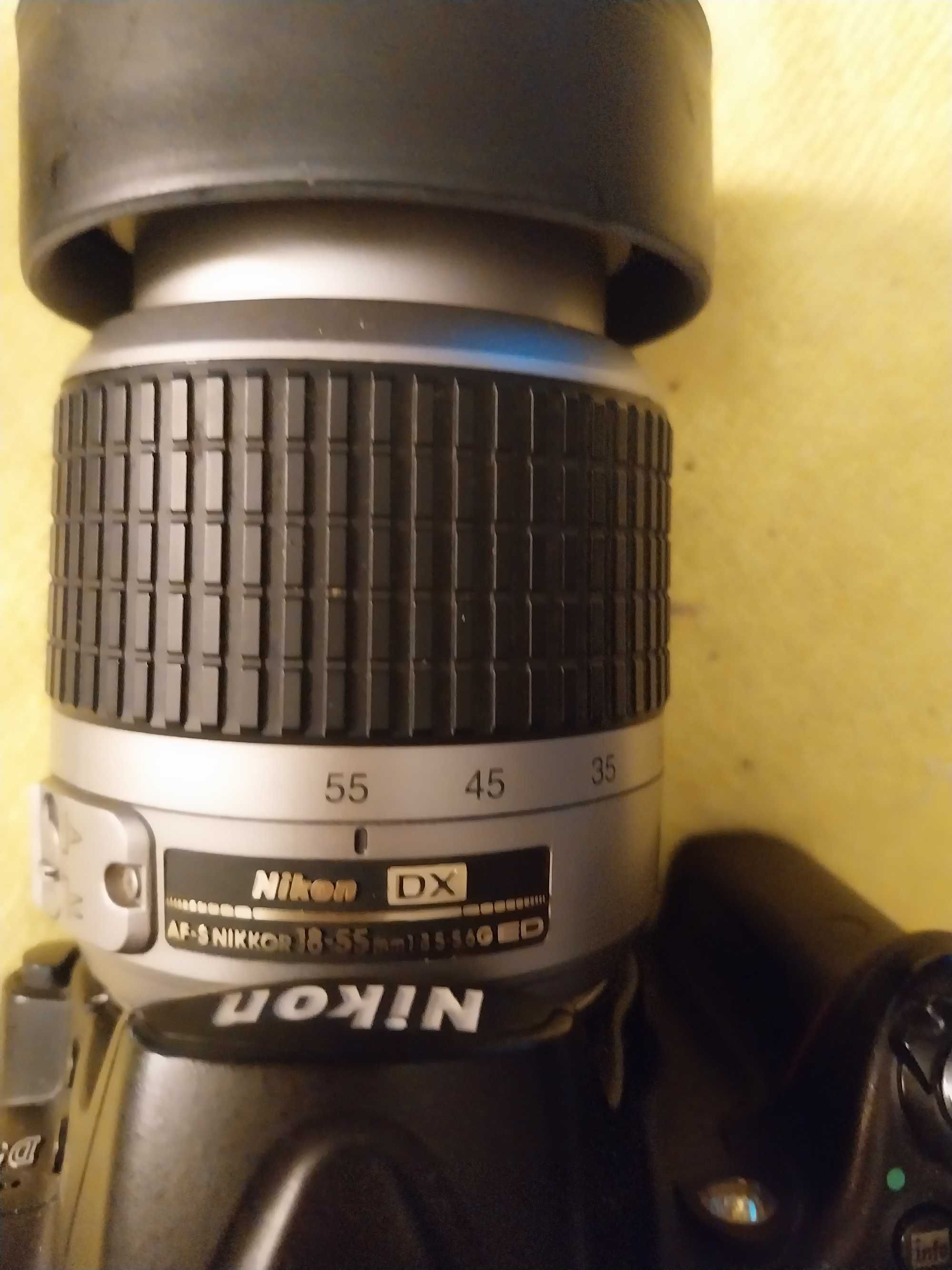 Nikon D5000 c/ objectiva Nikon/Nikkor AF-S 18-55