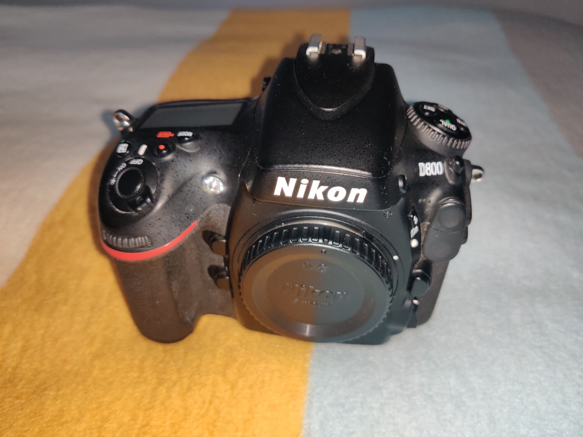 Продам професійну повнокадрову full frame камеру Nikon D800