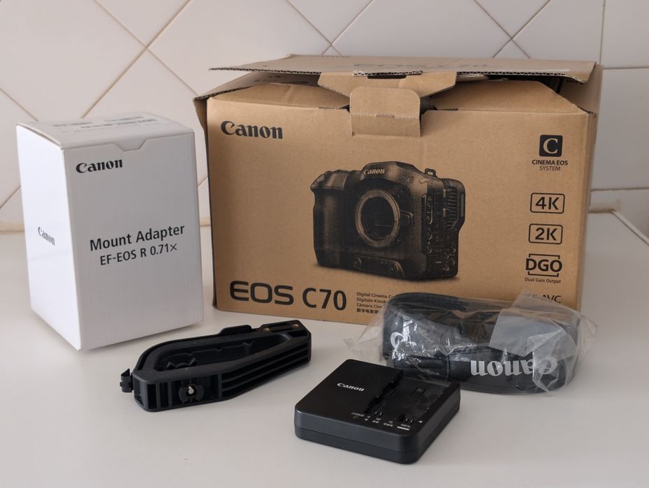 Canon EOS C70 com acessórios