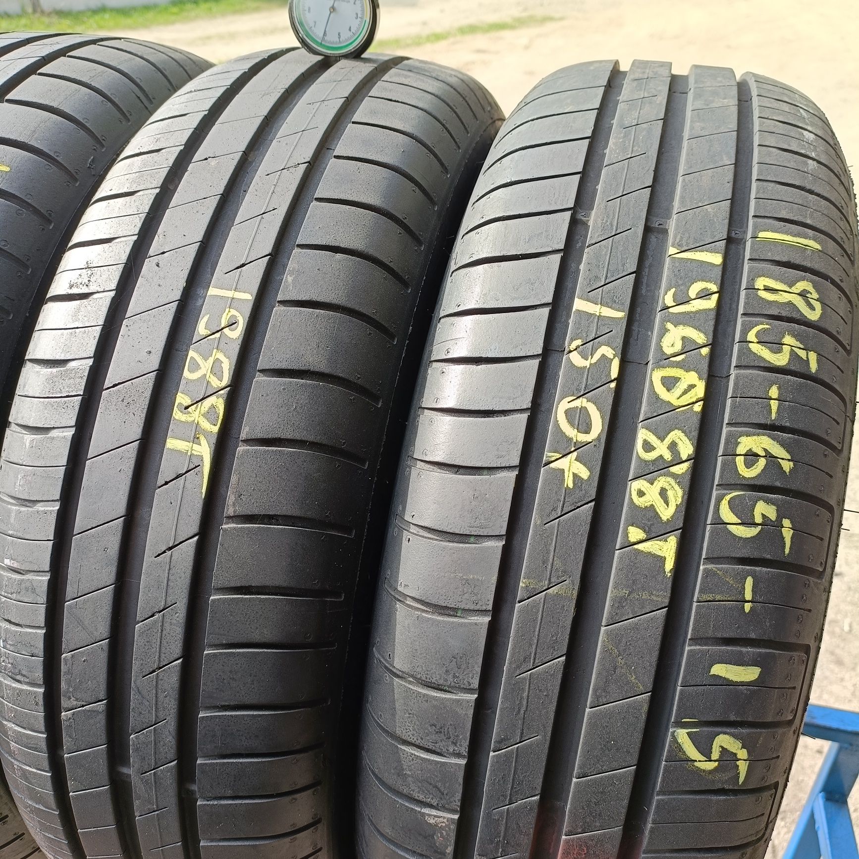 4x 185/65r15 Goodyear Efficient Grip Performance