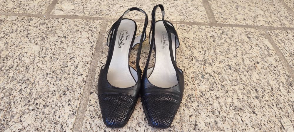 Sapatos sling em pele