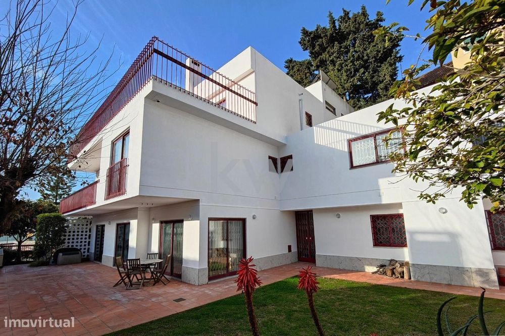 Moradia T5 para arrendamento em Paço de Arcos